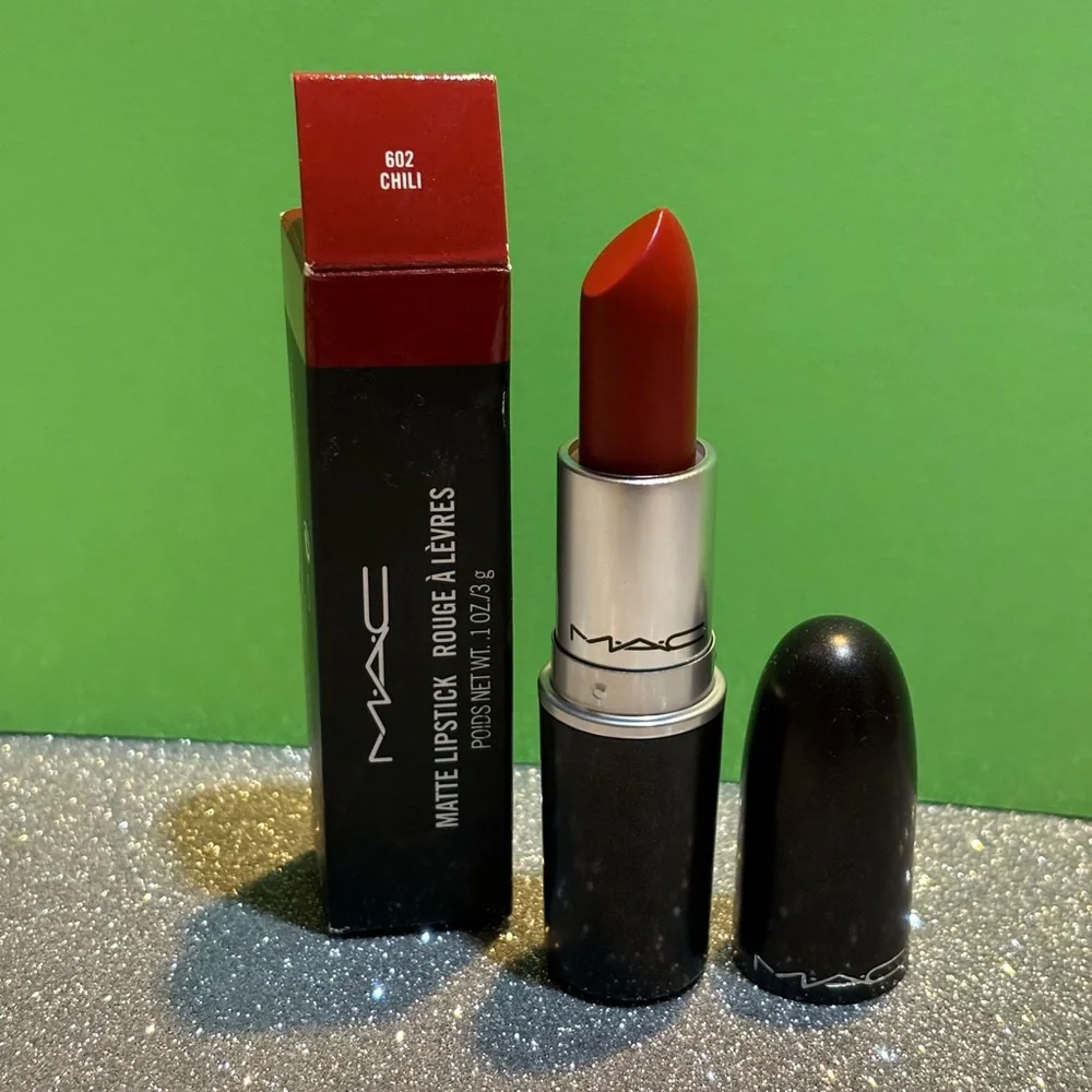 BNIB! MAC Matte Lipstick 💄 in CHILI 🌶️ 602